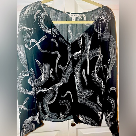 Women's Nine West Blouson V-Neck Blouse work business black & white EUC - Picture 2 of 5